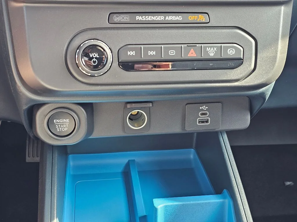 New 2025 Oxford White Ford XLT image 31
