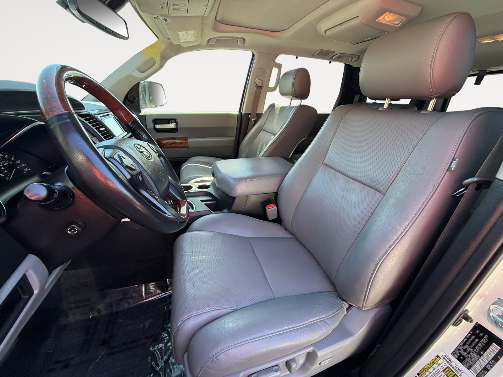 Used 2018 Blizzard Pearl Toyota Platinum image 10