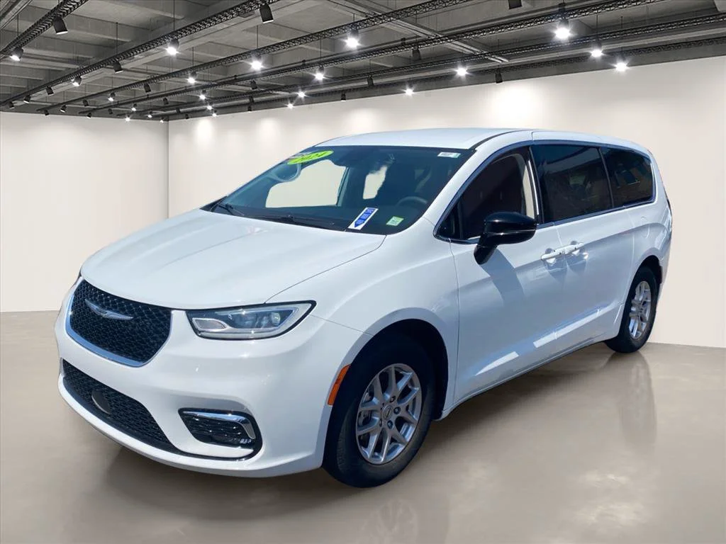 Used 2024 Bright White Clearcoat Chrysler Touring L image 3