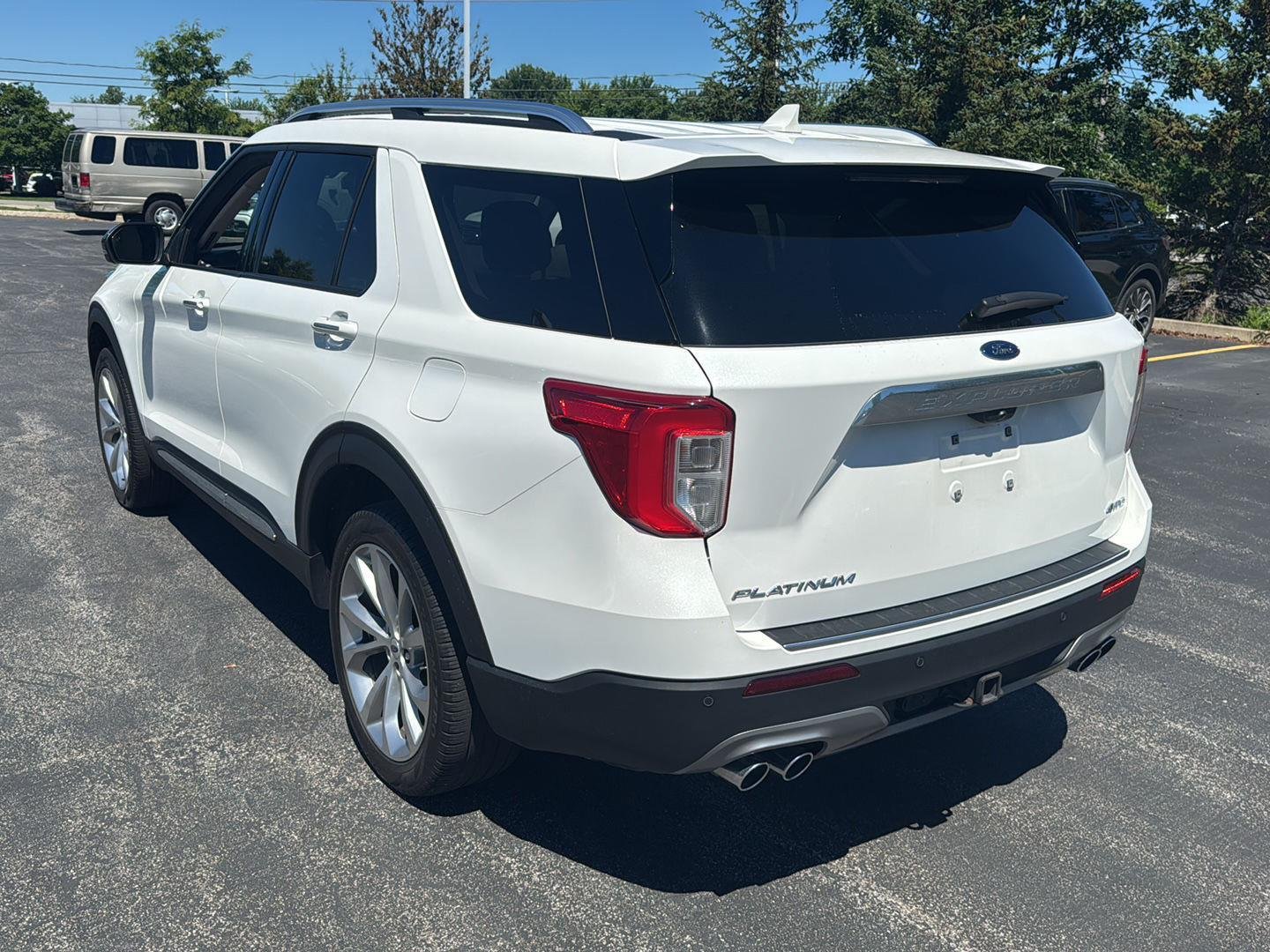 Used 2023 Star White Metallic Tri-Coat Ford Platinum image 3