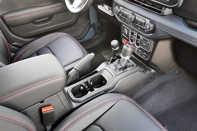 New 2026 Anvil Clear-Coat Exterior Paint Jeep Rubicon image 15