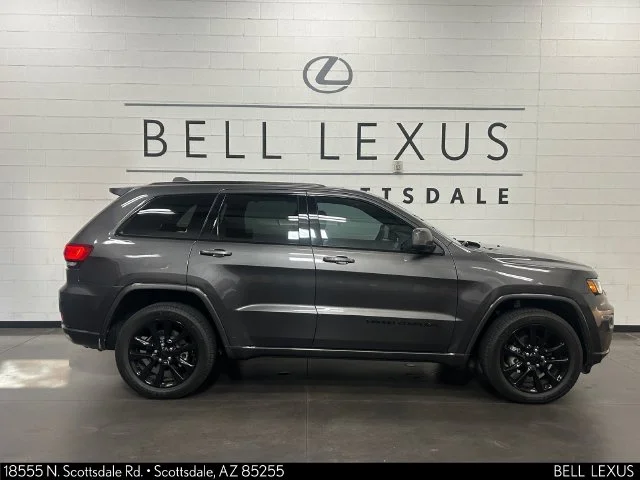 Used 2019 Gray Jeep Altitude image 3