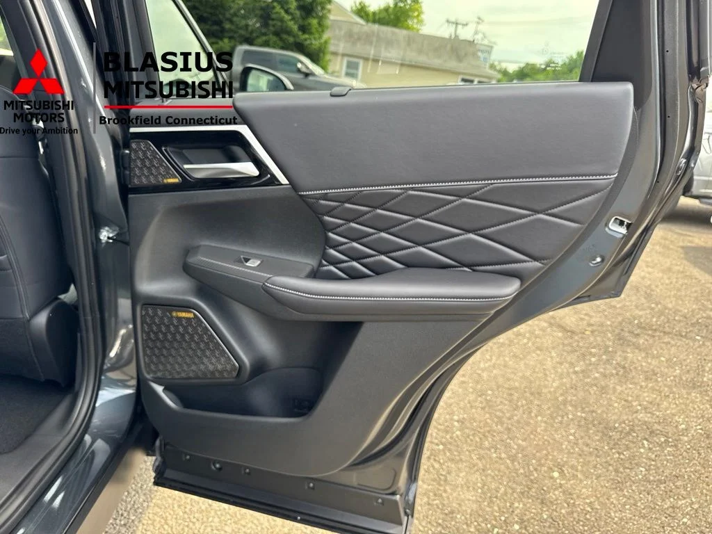 New 2026 Gray Mitsubishi SEL image 42