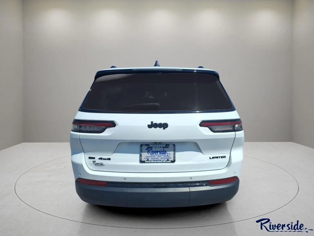 Used 2022 White Jeep Limited image 3