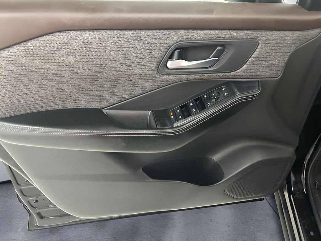 Used 2021 Black Nissan SV image 12