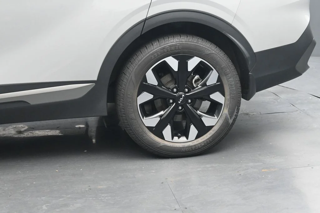 Used 2023 Gray Kia X-Line image 13