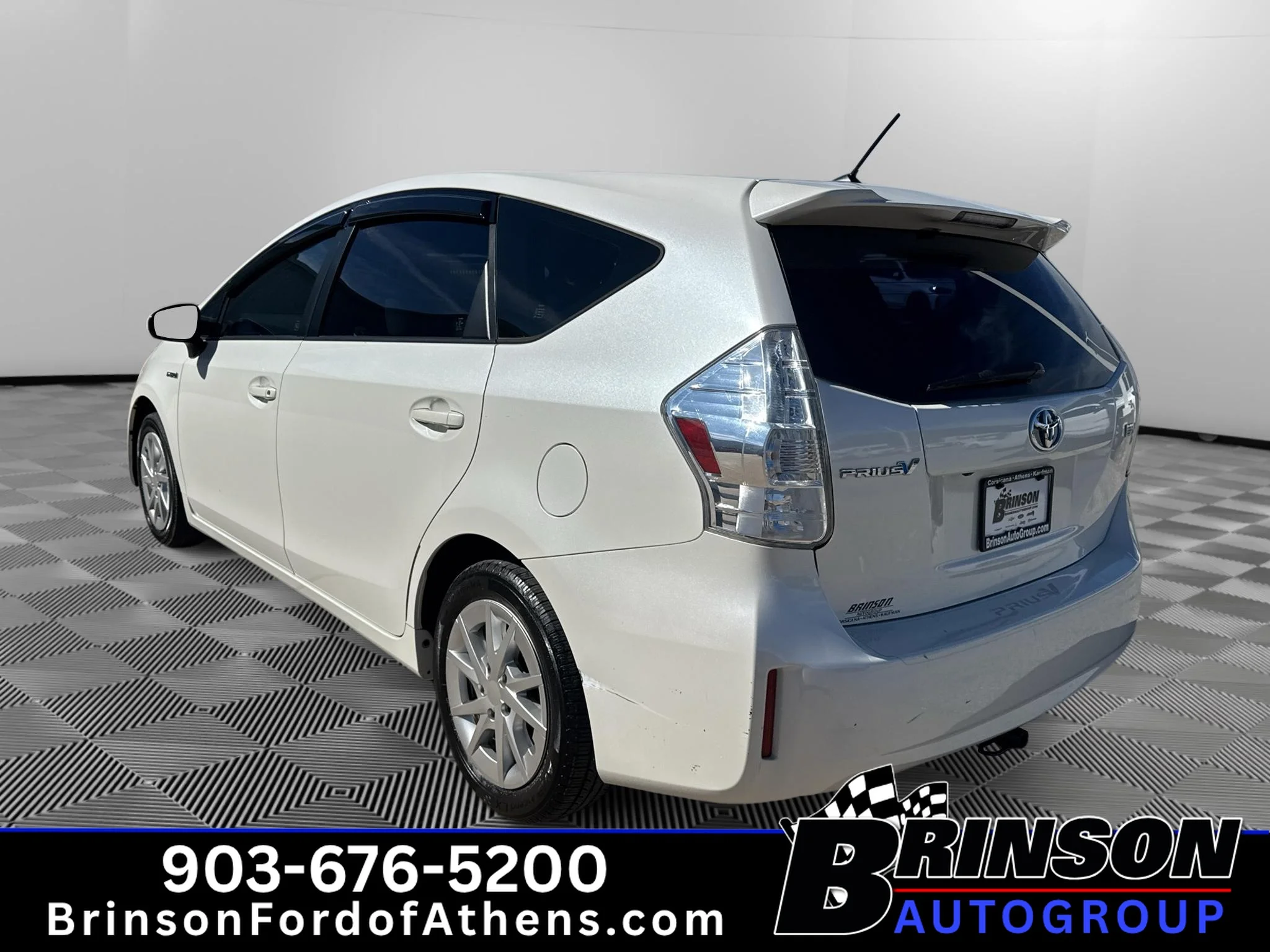 Used 2013 Blizzard Pearl Toyota Two image 7