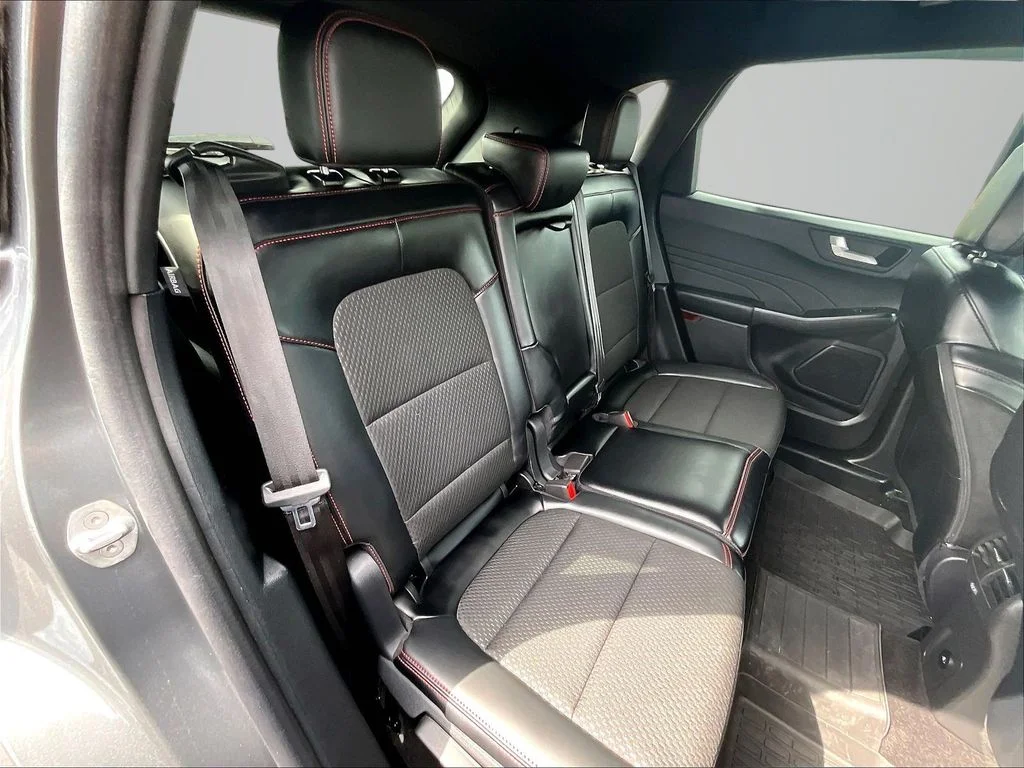 Used 2025 Gray Ford ST-Line Select image 26