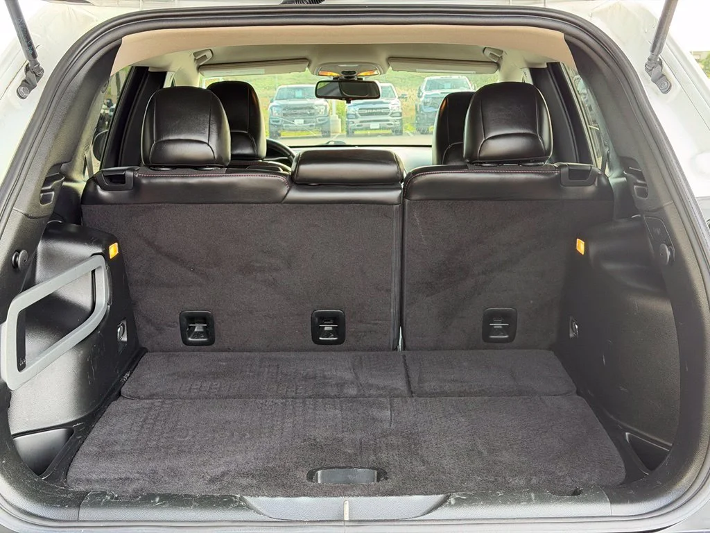 Used 2017 White Jeep Trailhawk image 7