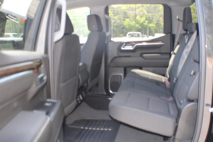 Certified Used 2023 Titanium Rush Metallic GMC Elevation image 16