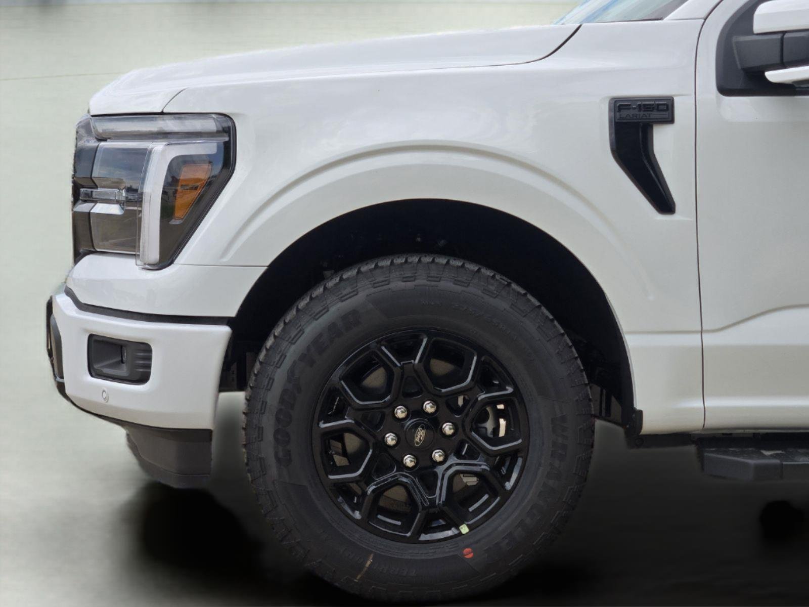 New 2026 Oxford White Ford Lariat® image 6