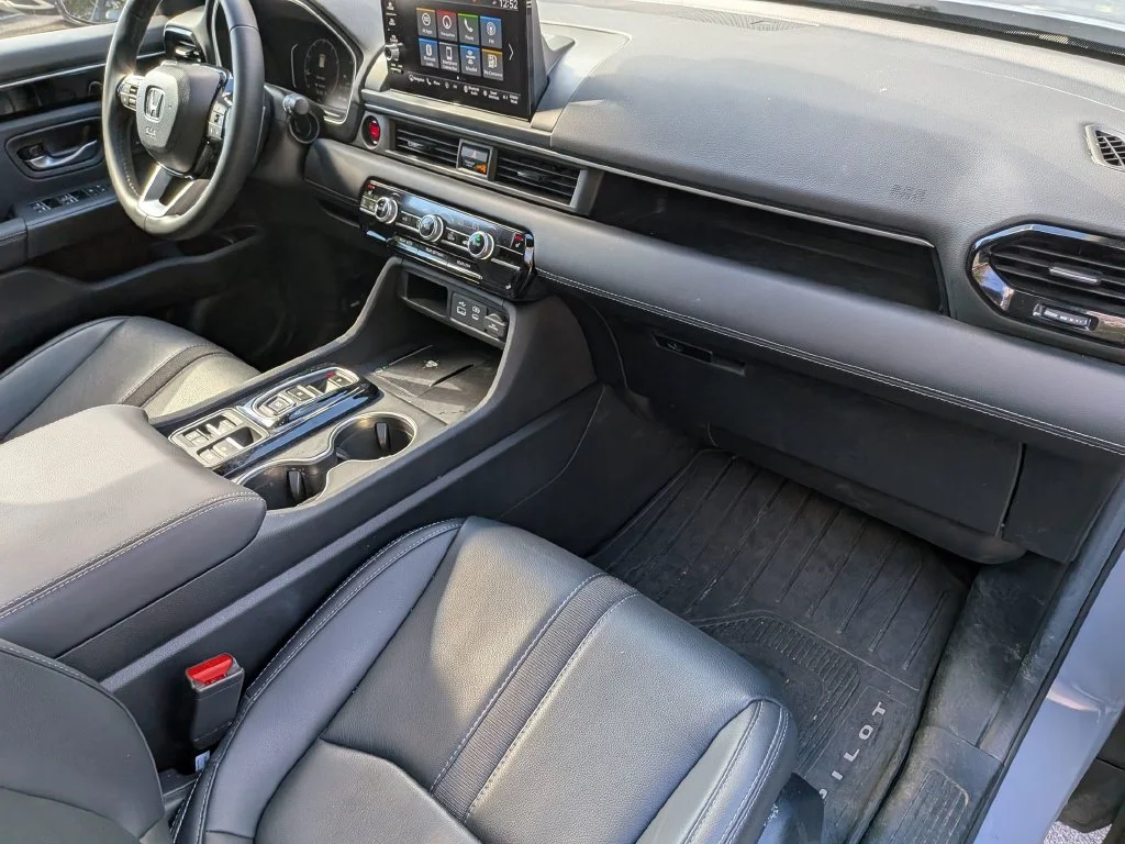 Used 2025  Honda Touring image 36