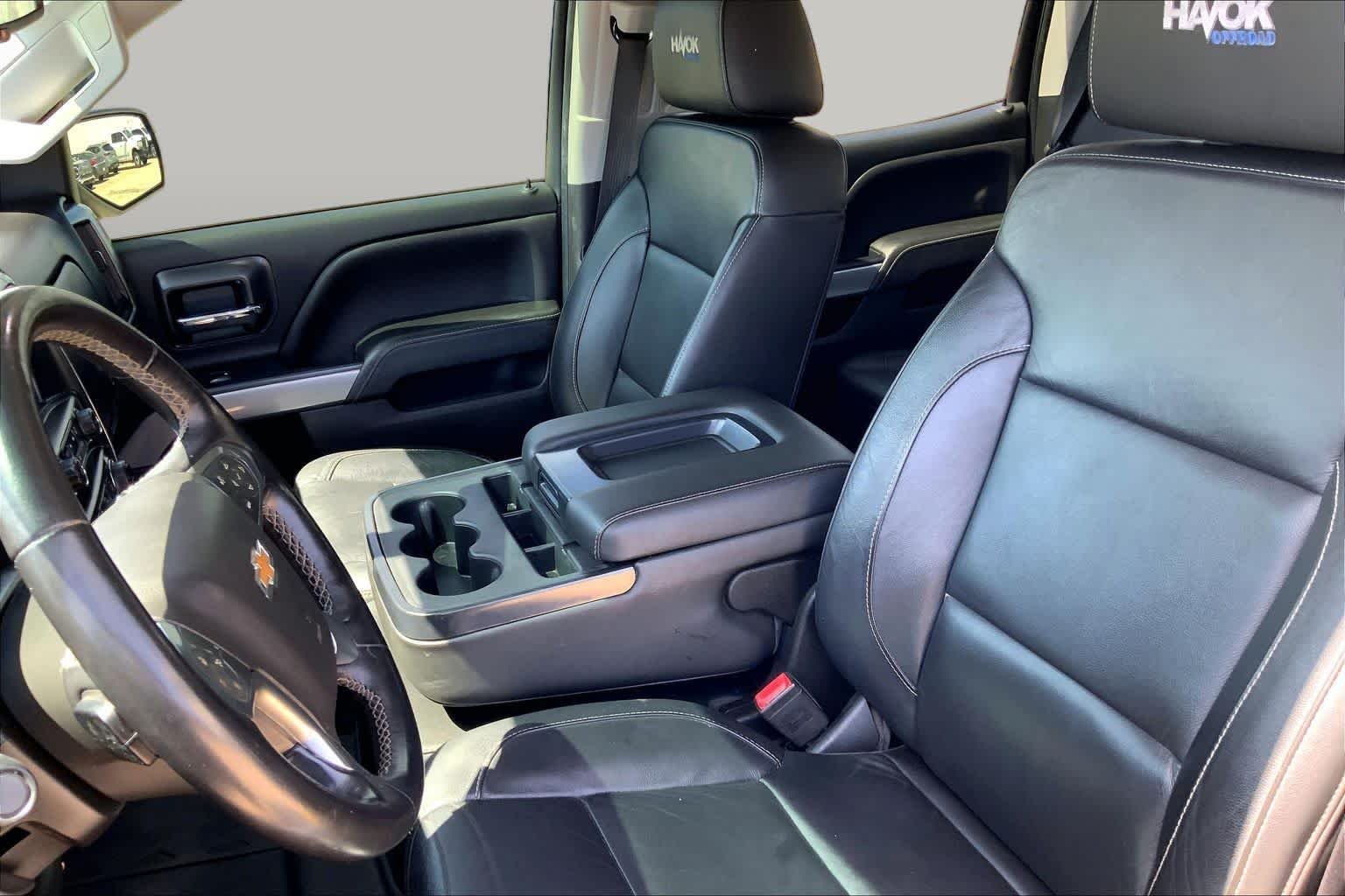 Used 2018 Silver Ice Metallic Chevrolet LT image 8