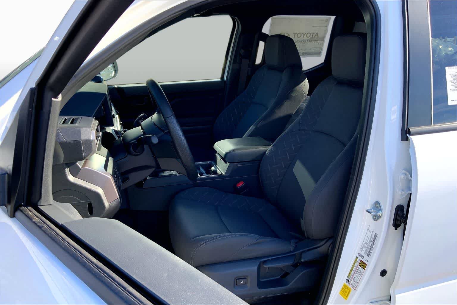 2026 Toyota Tacoma SR5 - Photo 9