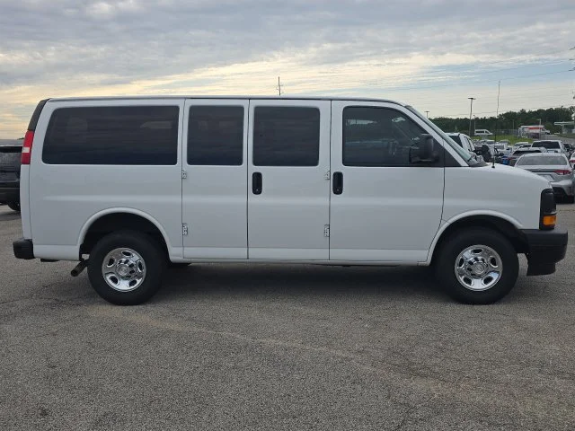 Used 2017 White Chevrolet Work Van image 7