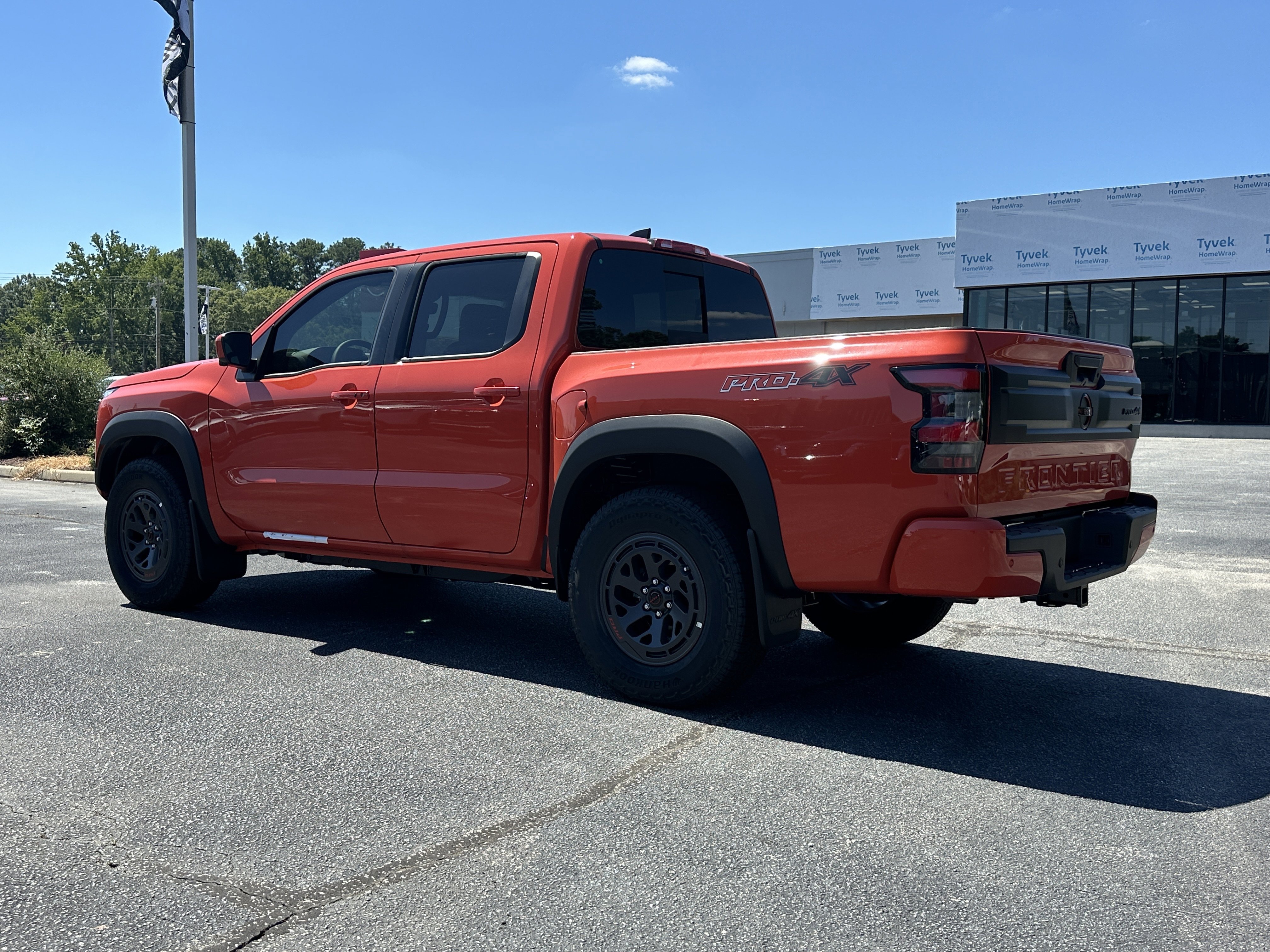 2025 Nissan Frontier PRO-4X - Photo 6