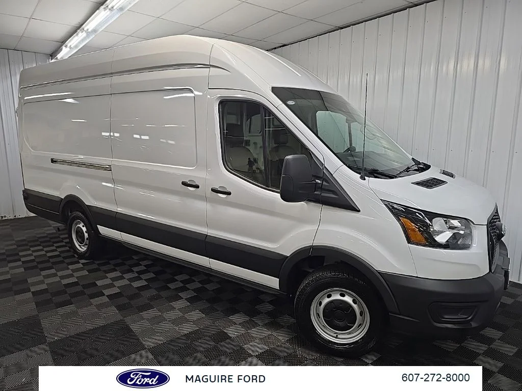 Used 2025 White Ford Base image 9