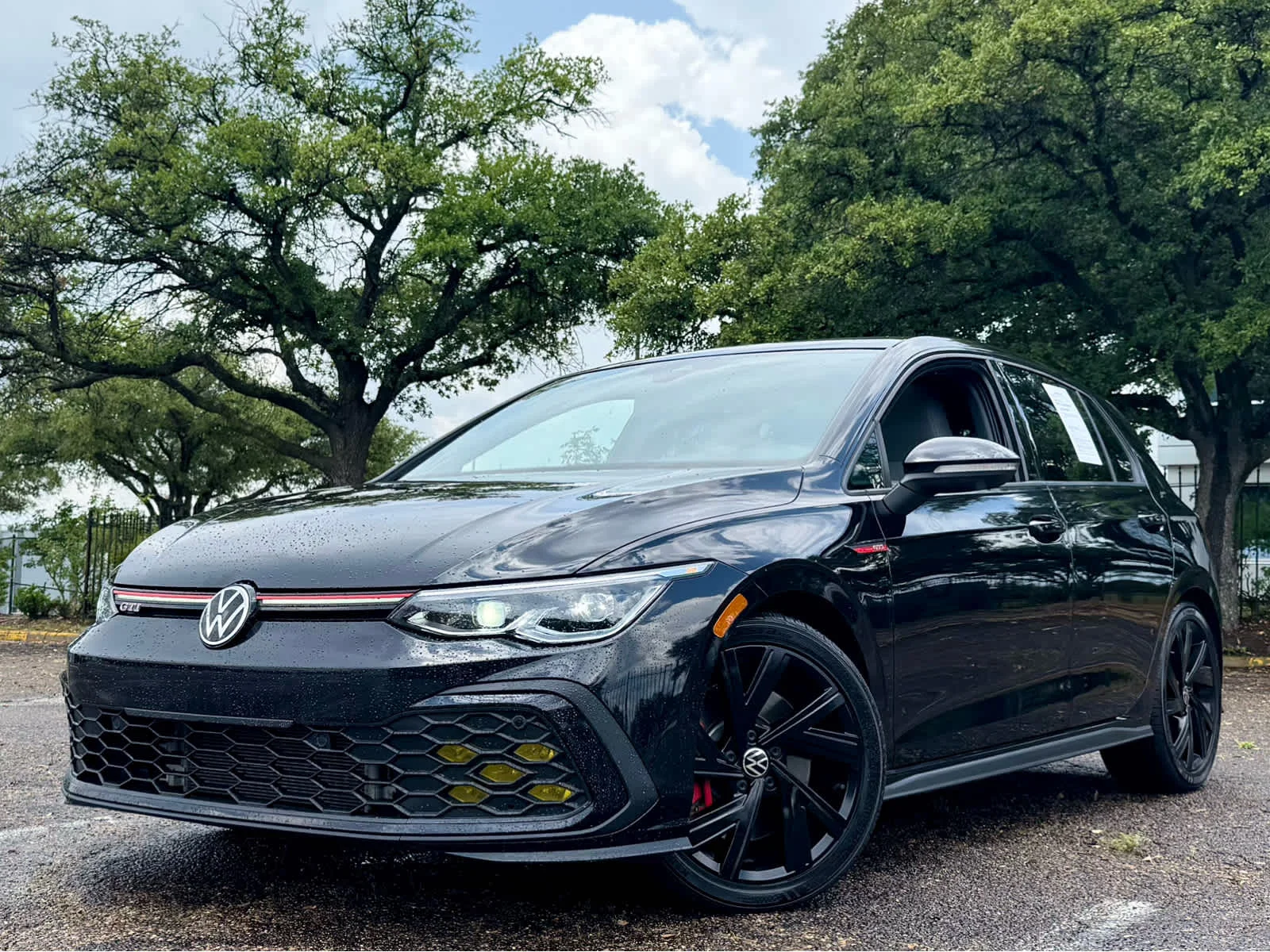 2022 Volkswagen Golf GTI 2.0T SE 4-door's photo