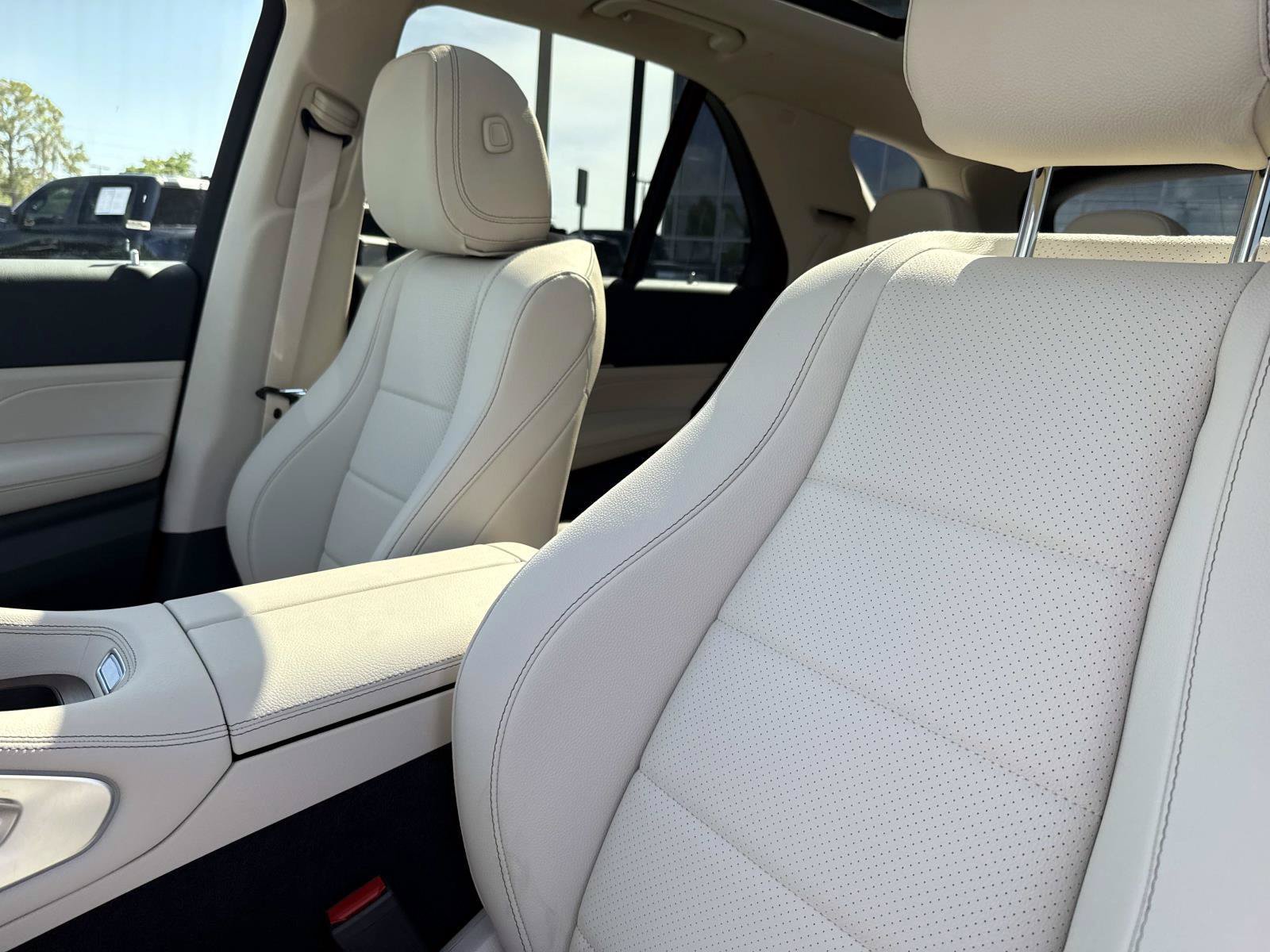 New 2026 Polar White Mercedes-Benz 350 4MATIC® SUV image 22