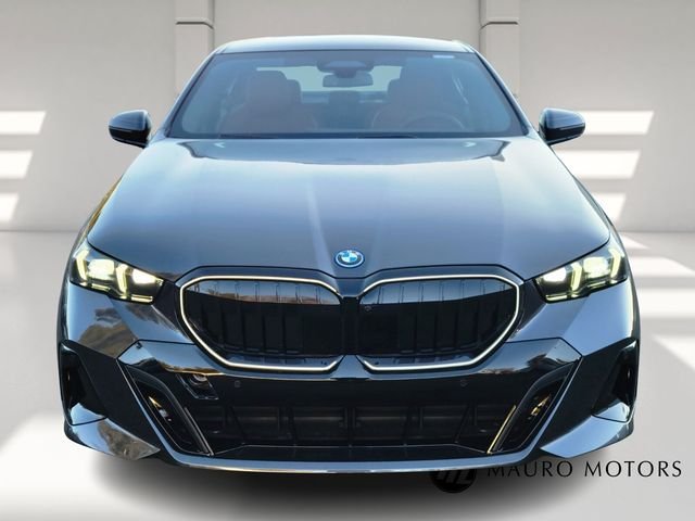 Used 2026 Gray BMW 550e xDrive image 8