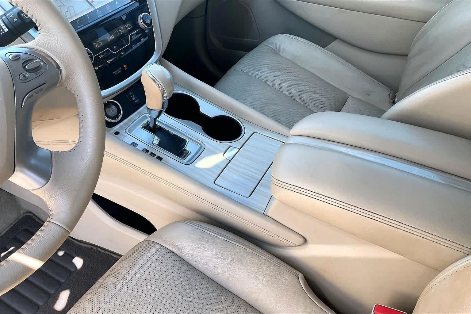 Used 2015 Pearl White Nissan SL image 15