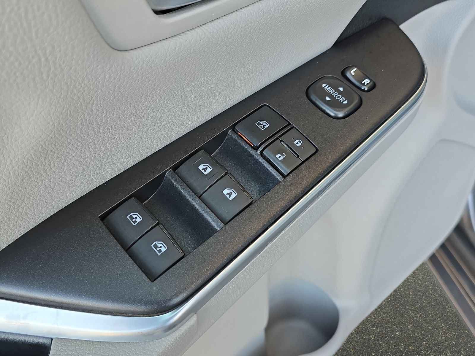 Used 2017 Gray Toyota LE image 28