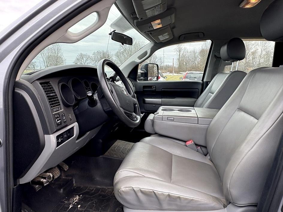 Used 2010 Silver Toyota Grade image 6