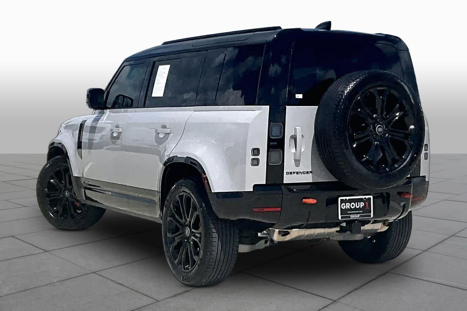 Used 2026 Borasco Grey Metallic Land Rover X image 11