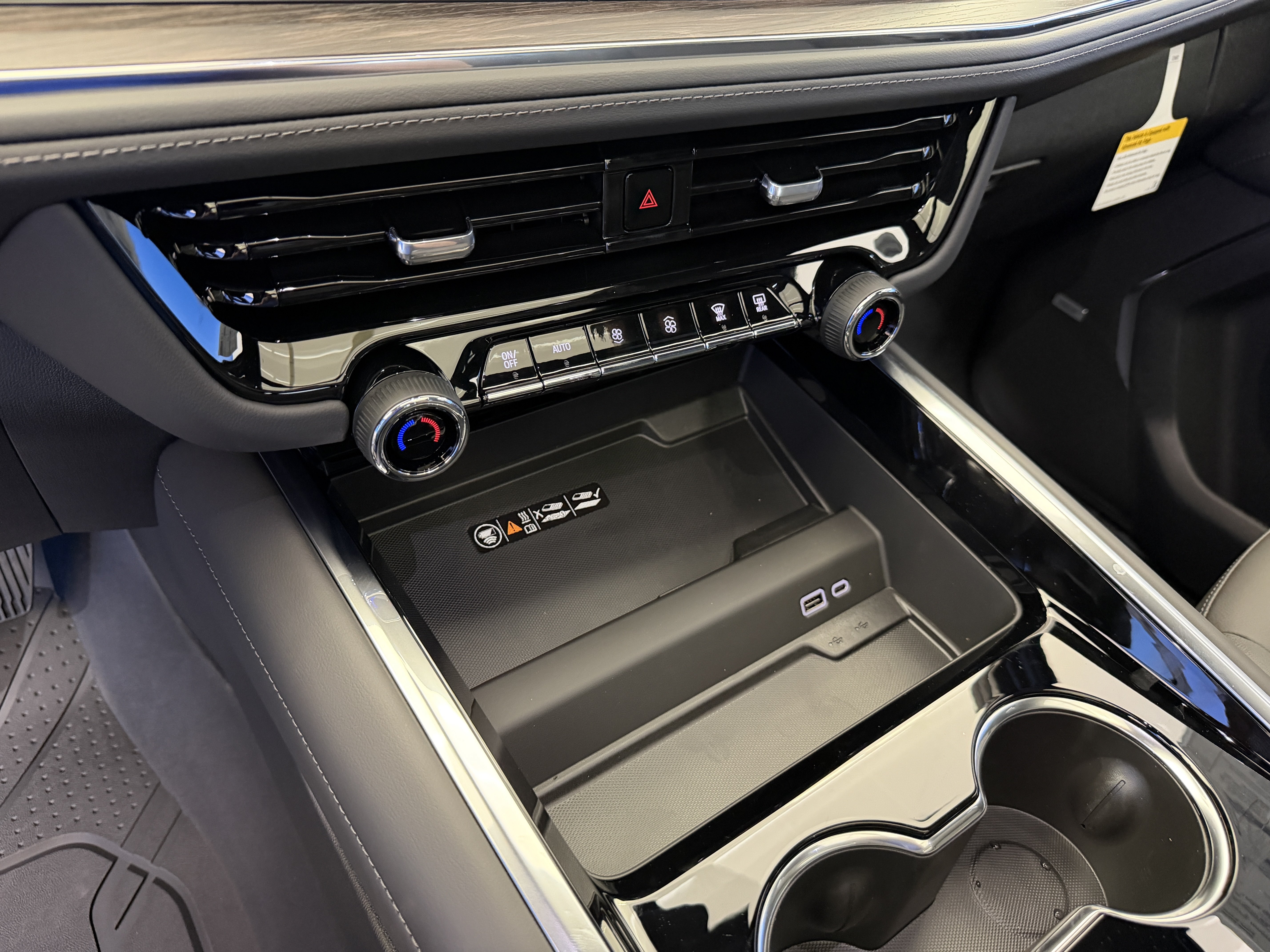 2026 Chevrolet Tahoe Z71 - Photo 25