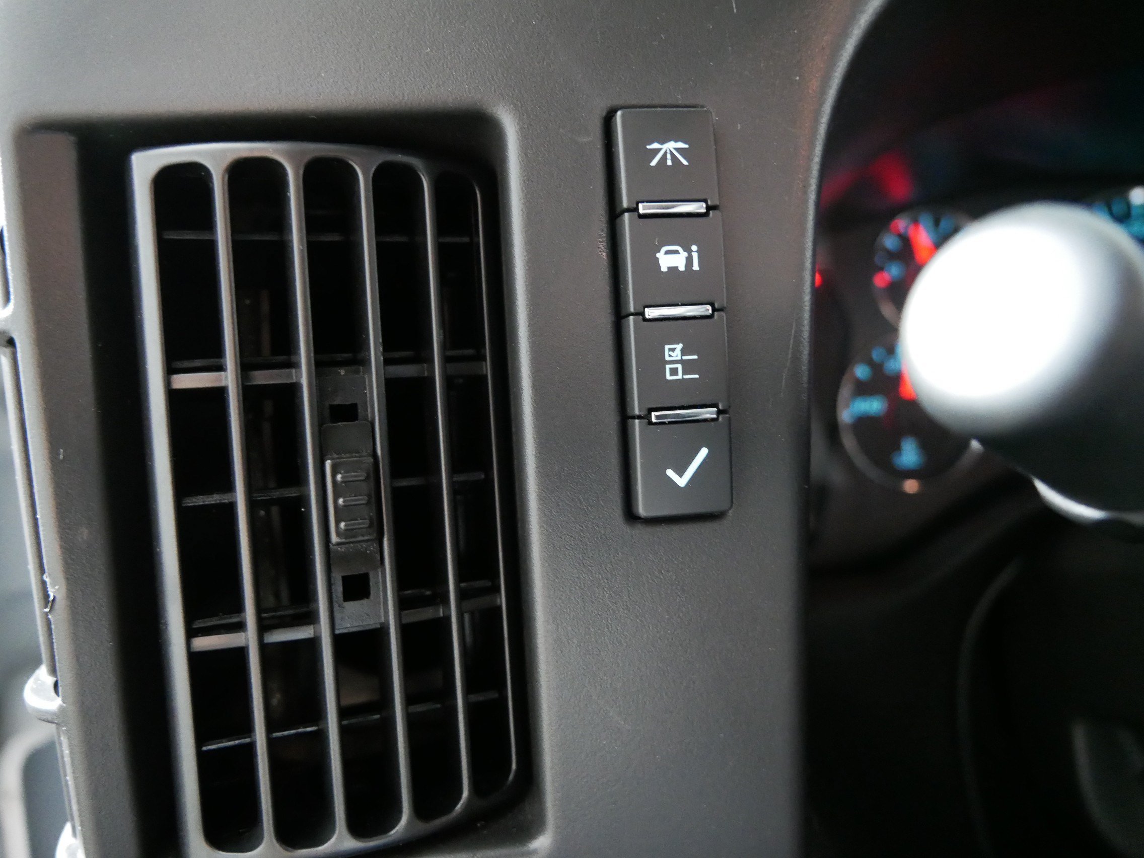 Used 2025 Summit White Chevrolet WT image 28