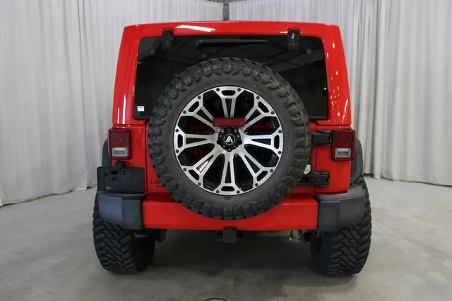 Used 2018 Red Jeep Unlimited Sahara image 32