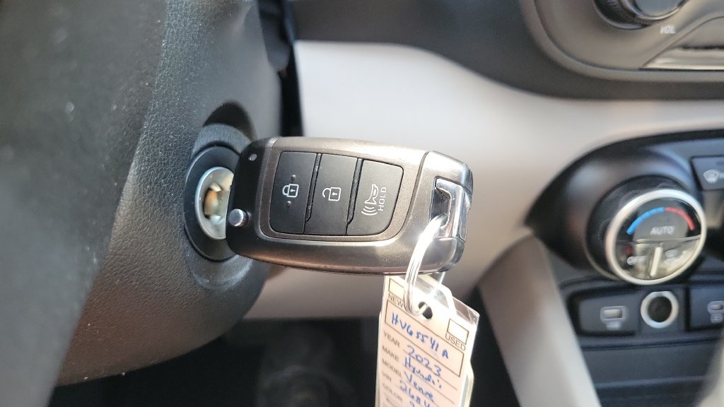 Certified Used 2023 Gray Hyundai SEL image 9