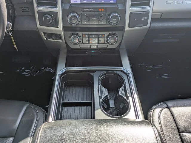 Used 2020 Black Metallic Ford Lariat image 19