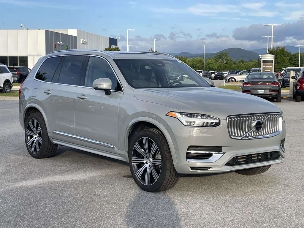 Certified Used 2024 Vapour Grey Metallic Volvo Ultimate Bright Theme image 1
