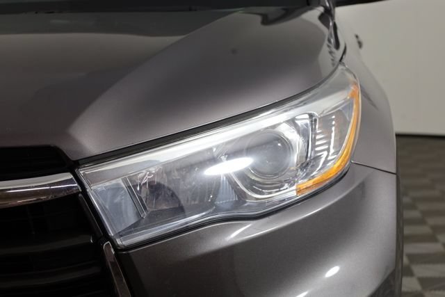 Used 2016 Gray Toyota Limited V6 image 37