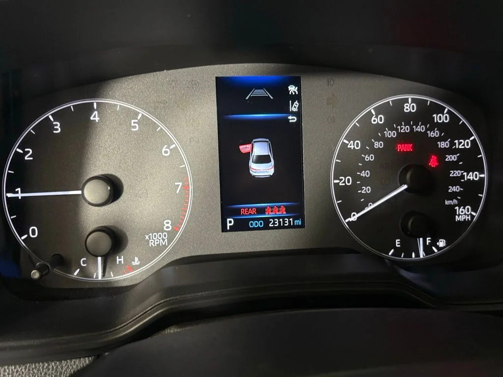 2025 Toyota Corolla LE - Photo 20