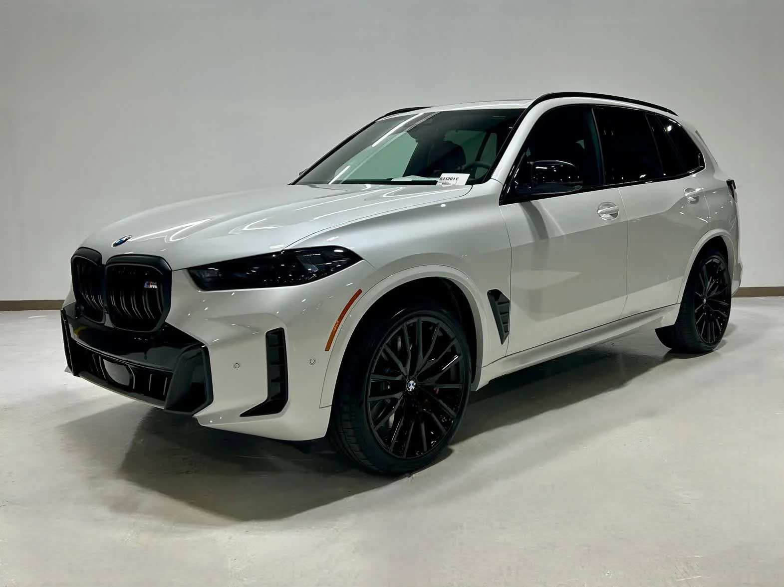 2026 BMW X5 M60i's photo