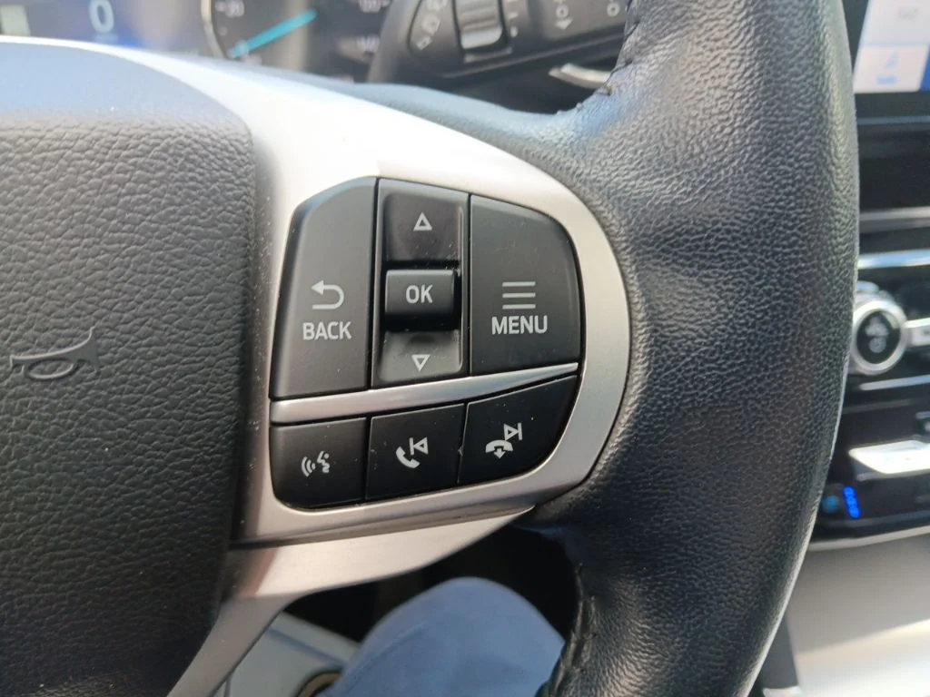 Used 2022 Iconic Silver Metallic Ford Limited image 20