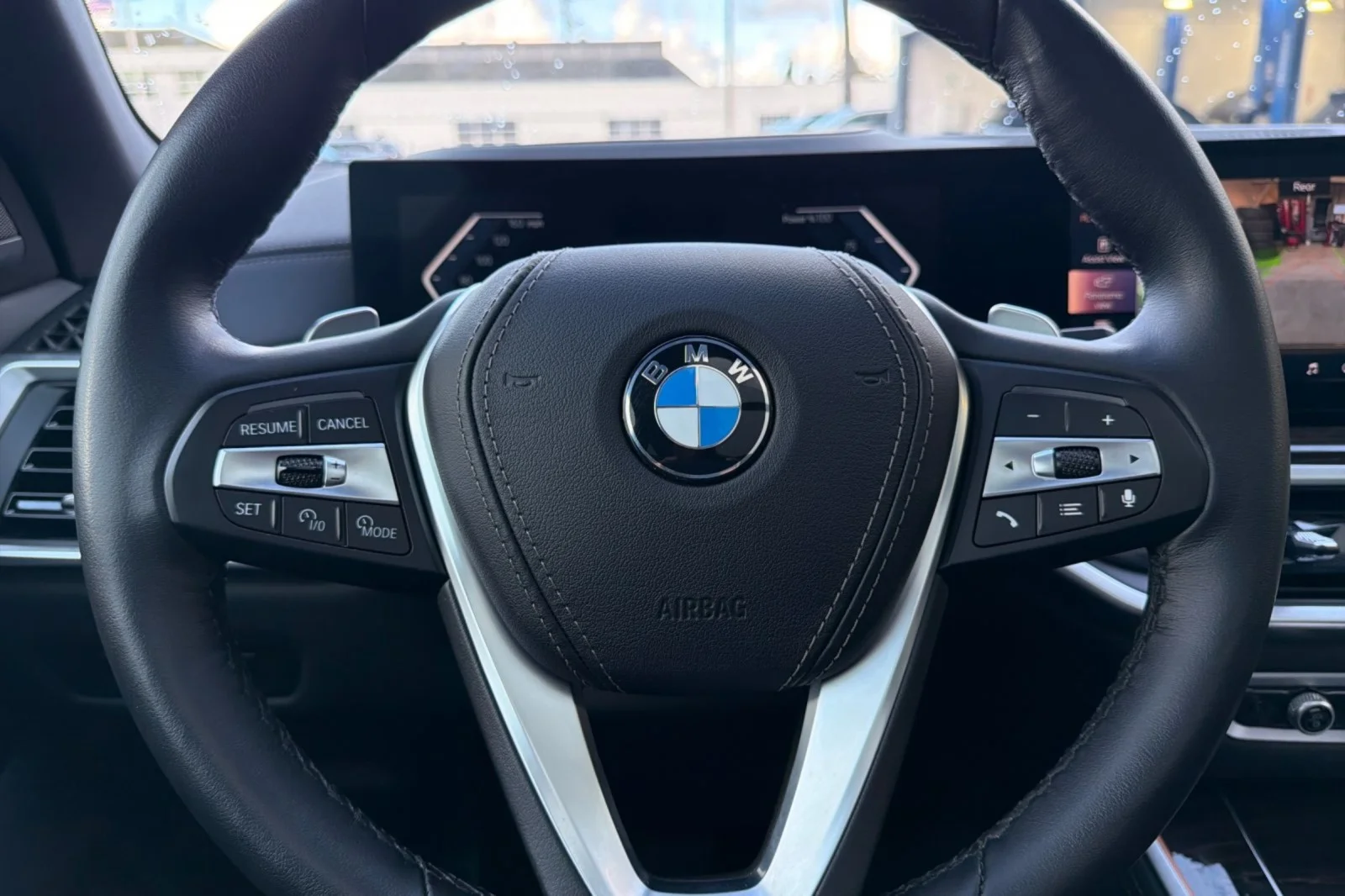 Used 2025 Skyscraper Grey Metallic BMW xDrive40i image 23