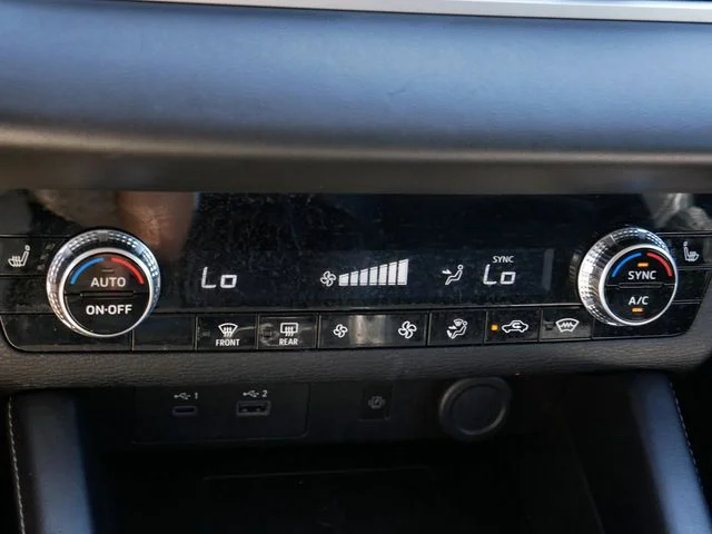 Used 2024 Blue Mitsubishi SE image 23