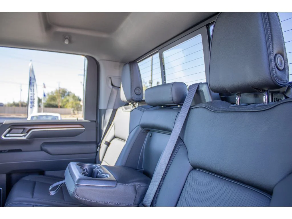 2026 GMC Sierra 3500HD Denali - Photo 38