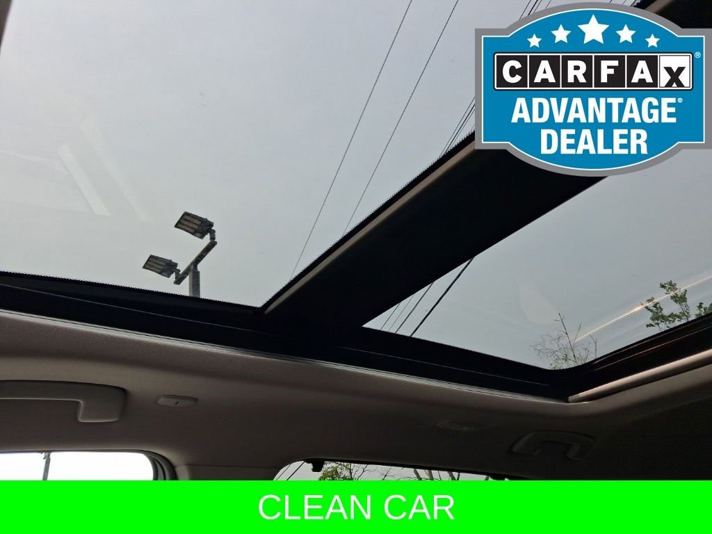 Used 2024 White Nissan SL image 19