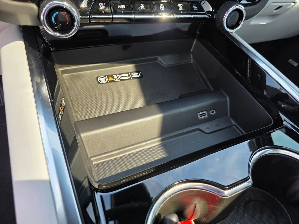 Used 2026 Polar White Tricoat Chevrolet Premier image 20
