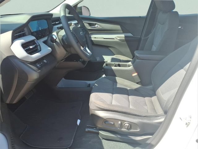 New 2027 Summit White Chevrolet LT image 16