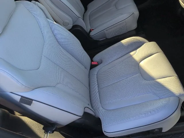 Used 2025 White Hyundai SEL image 13