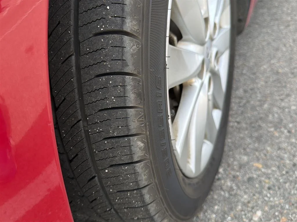 Used 2016 Crimson Red Kia LX image 5