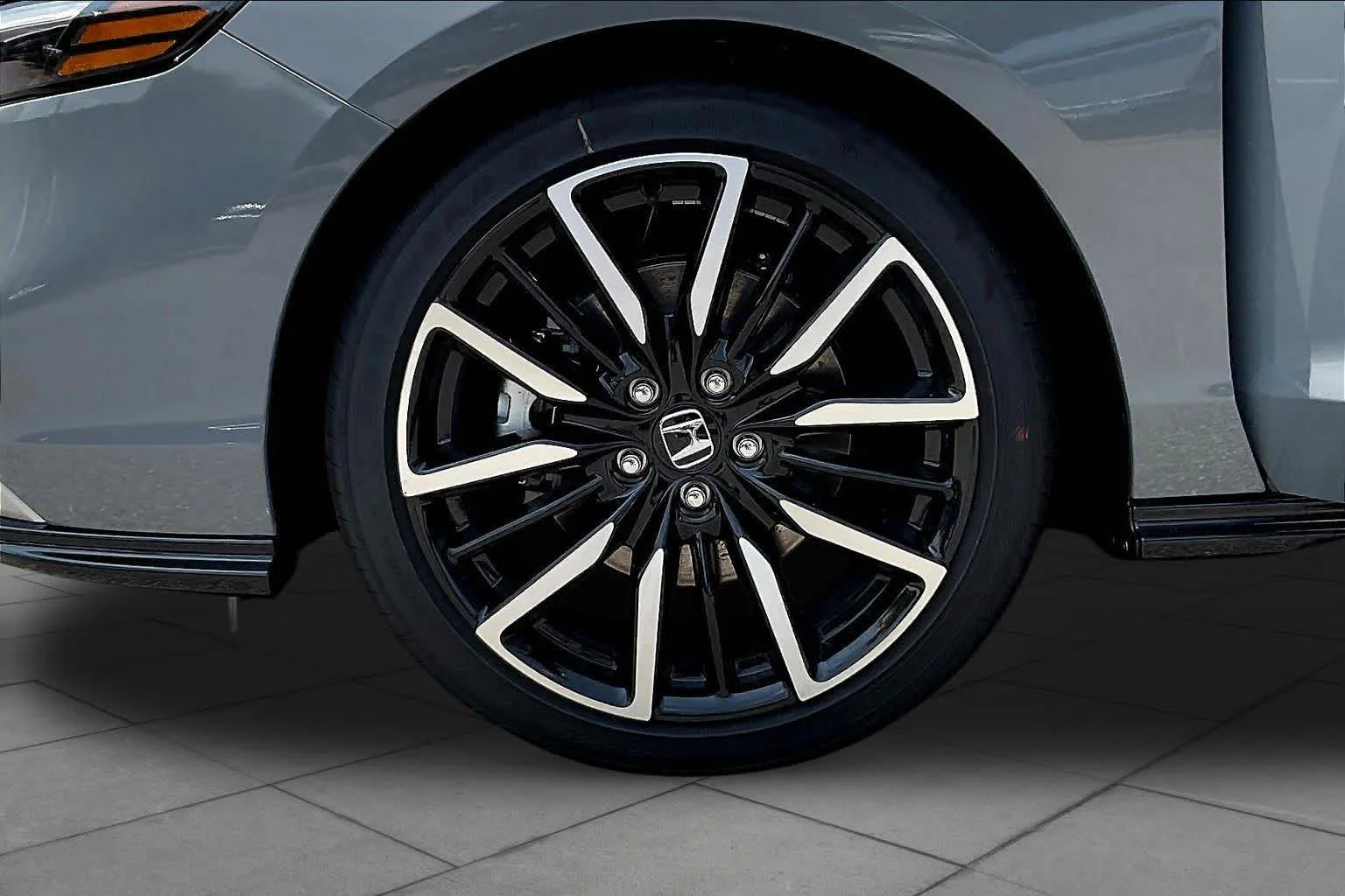 New 2026 Urban Gray Pearl Honda Touring image 11