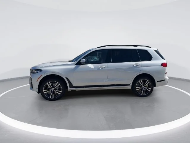 Used 2022 White BMW xDrive40i image 4
