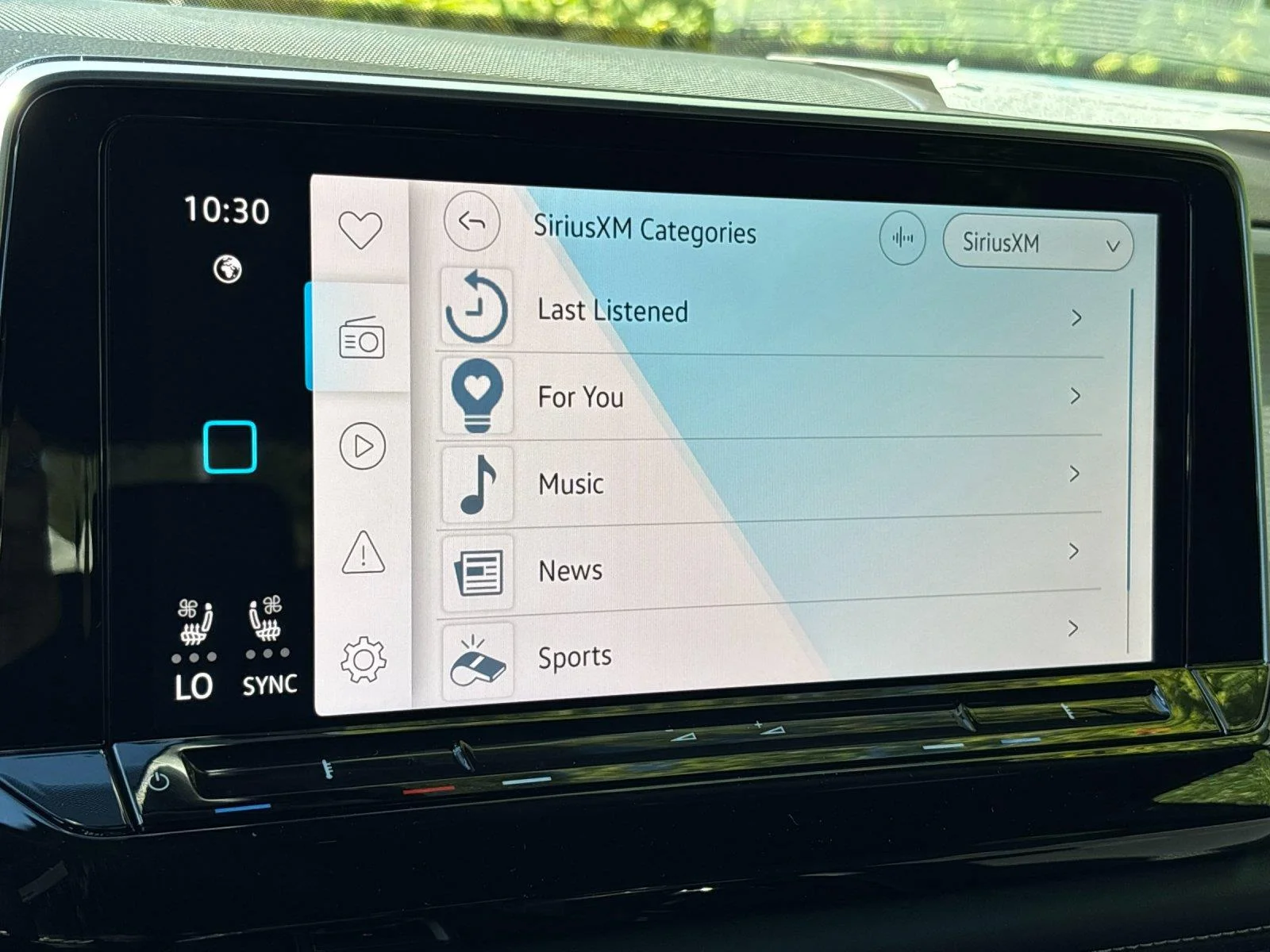 New 2026 Pure Gray Volkswagen 2.0T SE w/Technology image 23