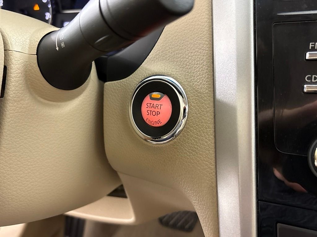 Used 2013 Beige Nissan 2.5 SV image 26